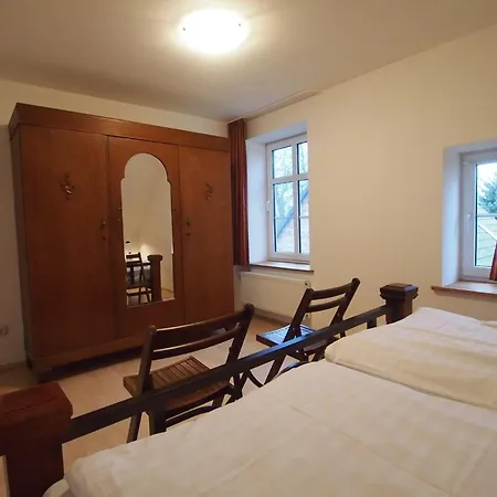 Galerie F West Apartment
