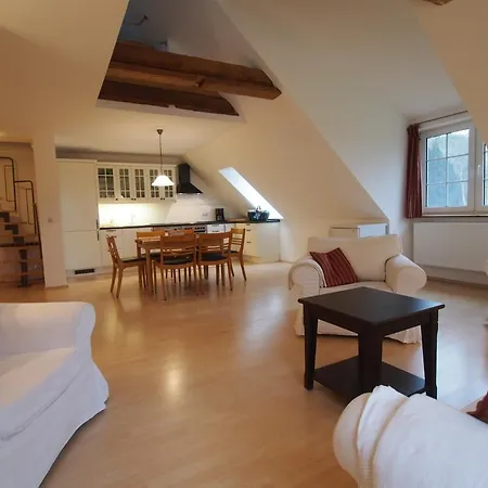 Galerie F West Apartment